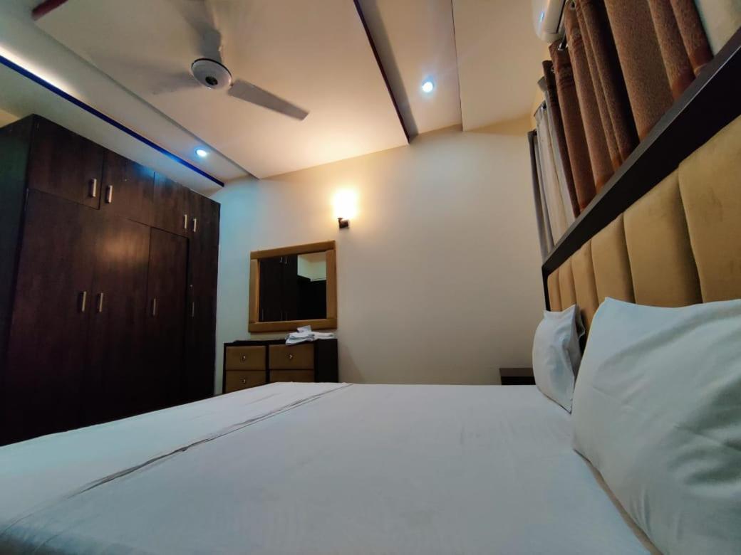 Luxury Guest Rooms 라왈핀디 외부 사진